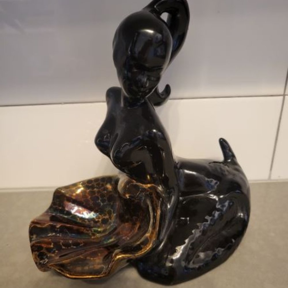 Vintage Mermaid Soap Dish - Black with gold iridescent shell.